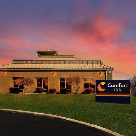 Comfort Inn Huntington Near University Buitenkant foto