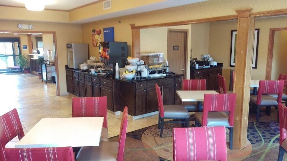 Comfort Inn Huntington Near University Buitenkant foto