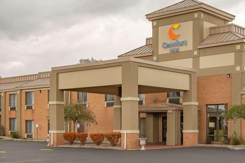 Comfort Inn Huntington Near University Buitenkant foto