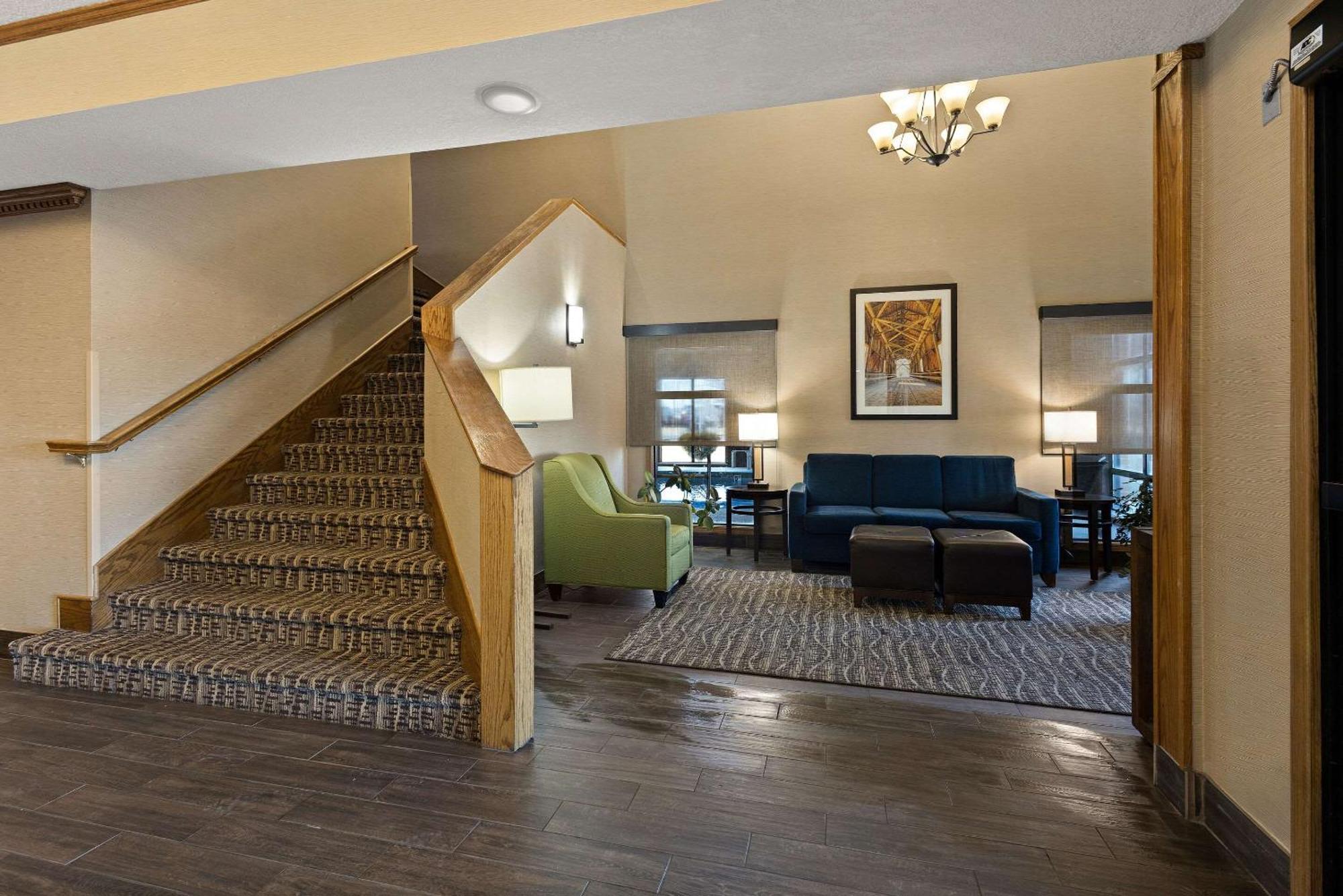 Comfort Inn Huntington Near University Buitenkant foto