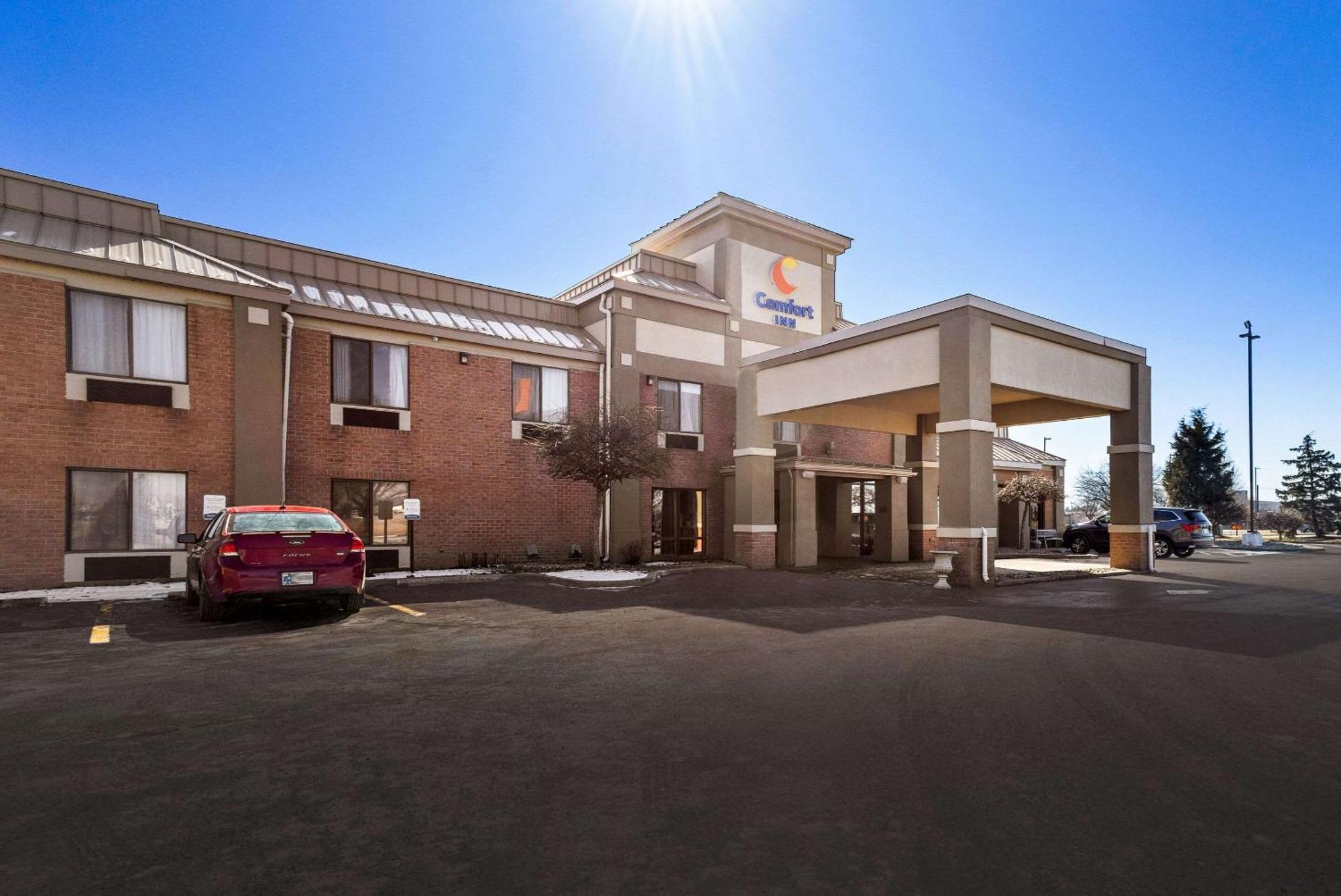 Comfort Inn Huntington Near University Buitenkant foto
