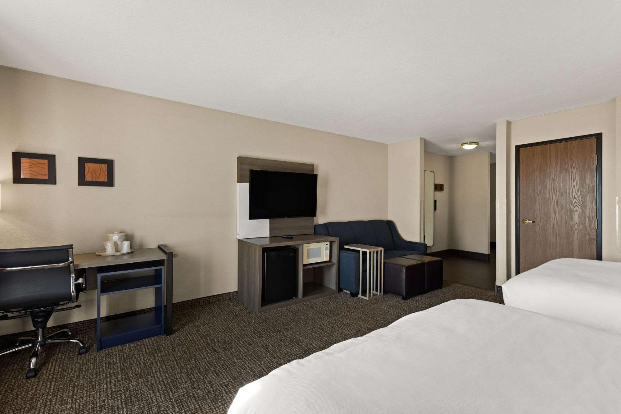 Comfort Inn Huntington Near University Buitenkant foto