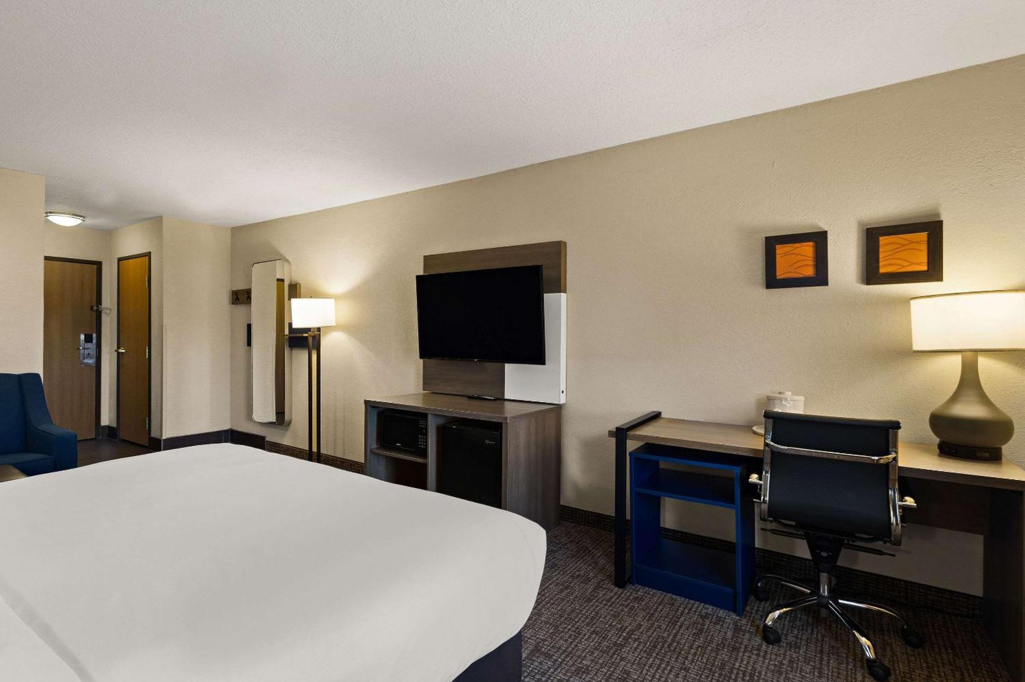 Comfort Inn Huntington Near University Buitenkant foto