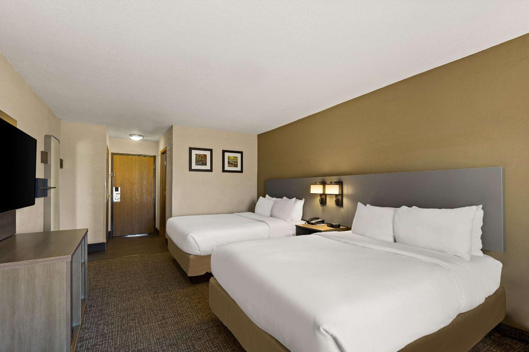 Comfort Inn Huntington Near University Buitenkant foto